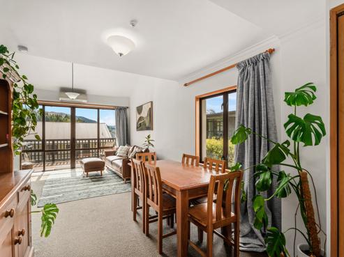 101/139 Fernhill Road, Fernhill/Sunshine Bay
