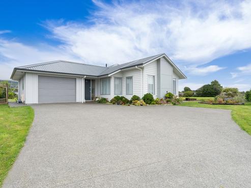 6 Albizia Grove, Waikanae
