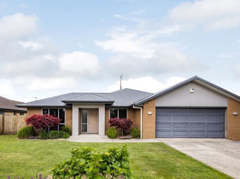 59 Wiltshire Drive, Huntington