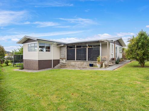 54 Paramount Parade, Tikipunga