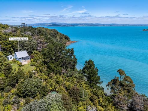 94 Hunterville Road, Waiheke Island