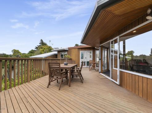 51 Kingswood Road, Brookfield