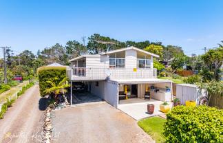 9 Sandy Beach Road, Tinopai