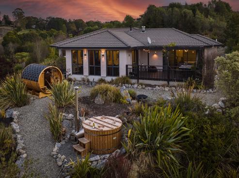 43 Redvale Road, Redwood Valley