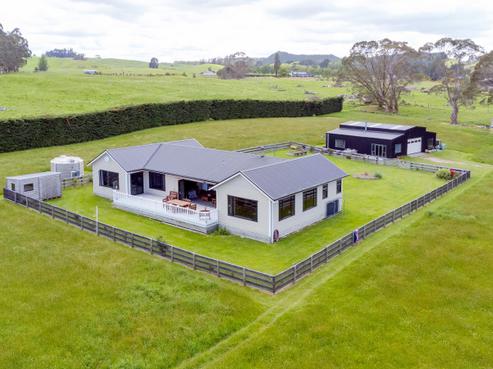 736 Tukairangi Road, Kinloch