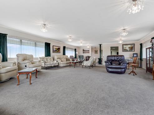 95 Dixon Road, Glenview