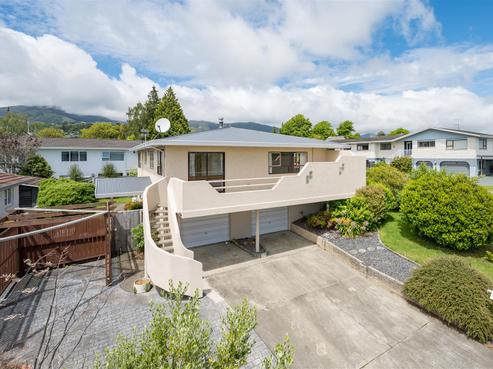 2 Porritt Place, Stoke