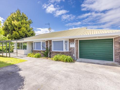 900A River Road, Queenwood