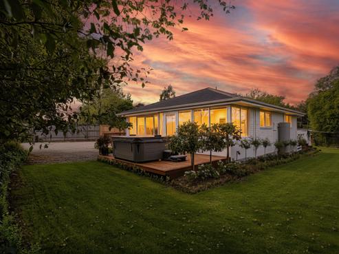1771 Cust Road, Cust