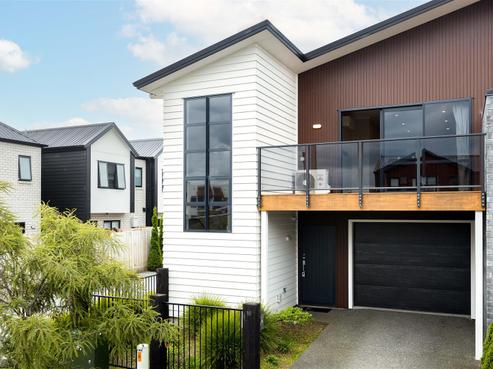 2/10 Charlemont Street, Whitiora