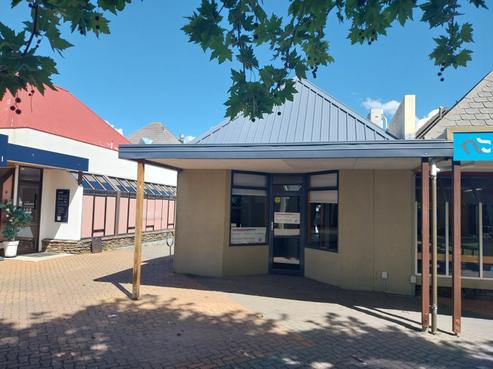 30 The Mall, Cromwell