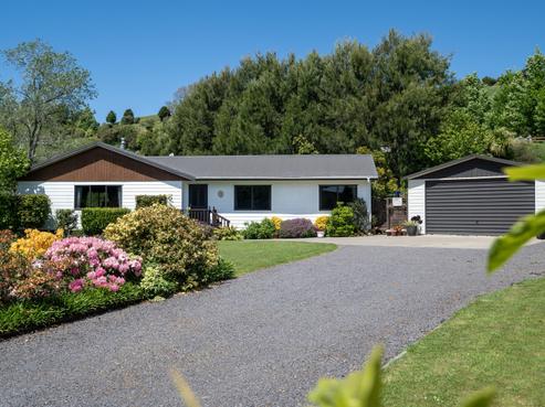 1377A Manawahe Road, Manawahe