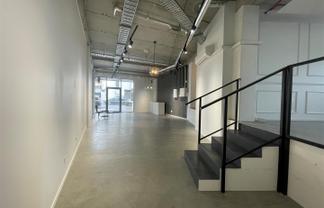 High-Exposure Retail with Amenities