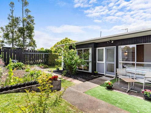 1/109A Te Atatu Road, Te Atatu South