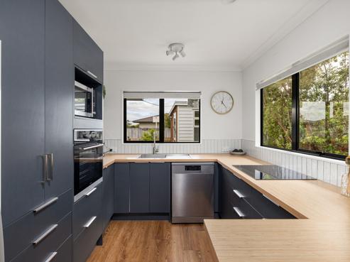 38 Lisa Place, Brookfield