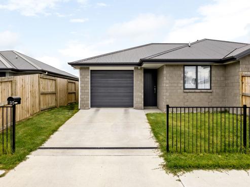 3/2 Masefield Drive, Enderley