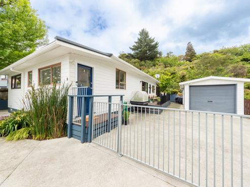 8 Harold Grove, Stokes Valley