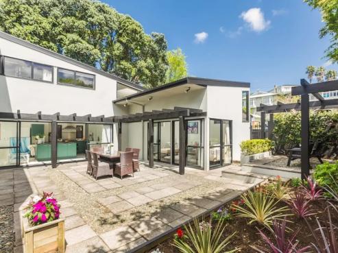9A Heywood Crescent, Epsom