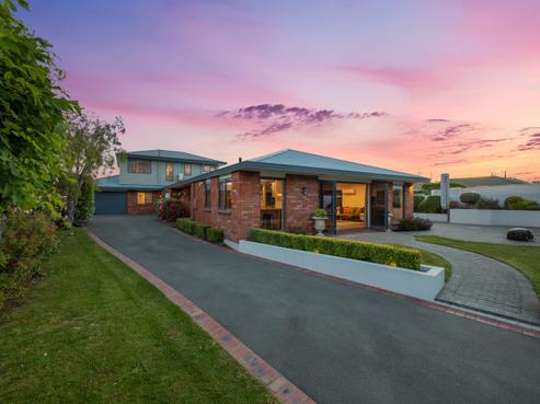 6 Robalan Place, Redwoodtown
