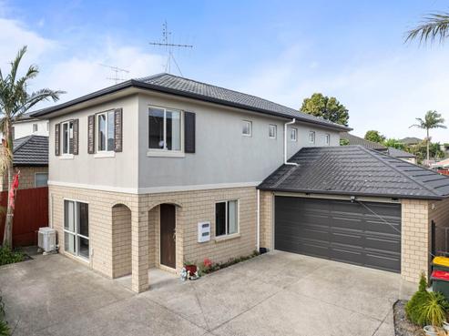 15 Saralee Drive, Manurewa