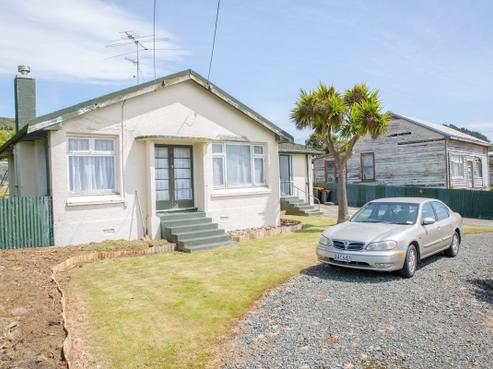 18 Budd Street, Bluff