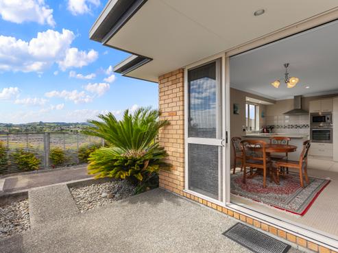 18/17 Simmonds Grove, Greerton