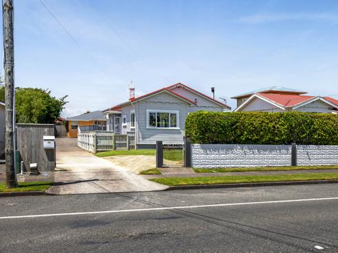 12 Collins Street, Hawera