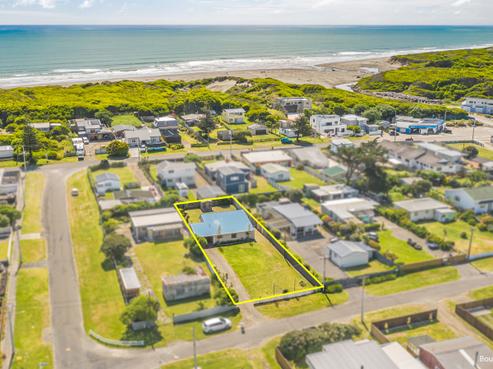 22 Rangitane Street, Himatangi Beach