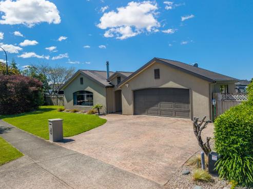 4 Hollybush Drive, Brightwater