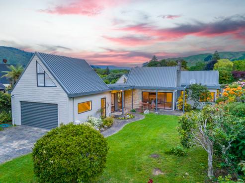 22 Horopito Road, Waikanae