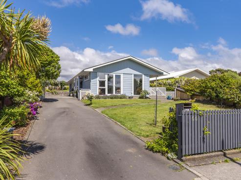 66 Gray Avenue, Paraparaumu Beach