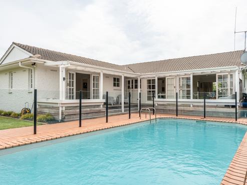 8 Clements Crescent, Queenwood