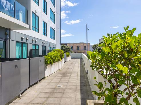 127/4 Dockside Lane, Auckland Central
