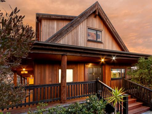11 Rinaldi Avenue, The Pines Beach