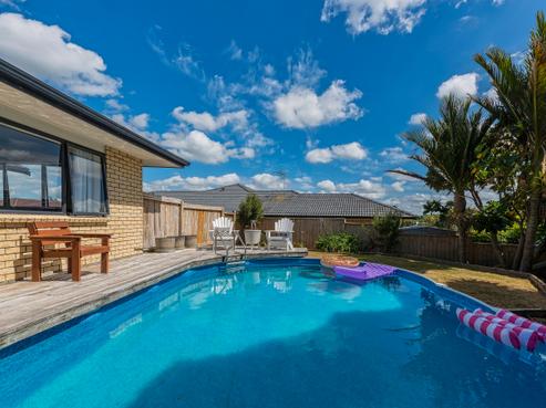 12 Reybert Place, Massey