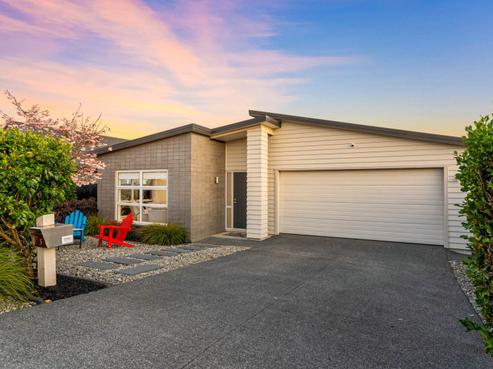 5 Andalusian Way, Karaka