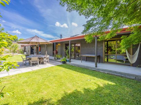 8 Sharpley Place, Chartwell