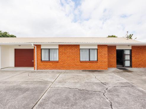 3B Denbigh Square, Feilding