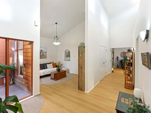 15 Sydney Crescent, Raumati South