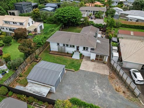 14 Smiths Road, Matua