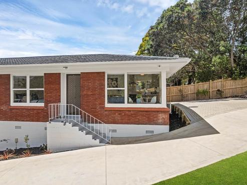 16A Downing Street, Glenfield