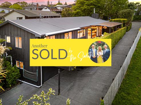61A Fairmount Road, Titirangi