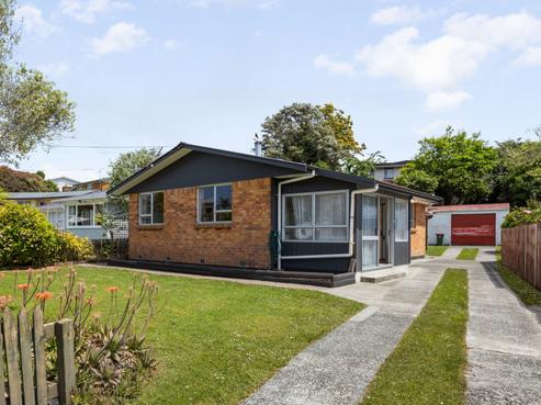 22 Manapouri Place, Glenview