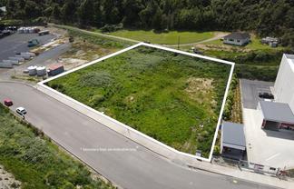 Flexible yard space available