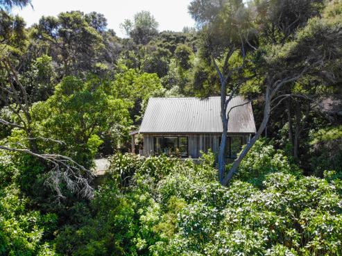 6888I Christchurch Akaroa Road, Takamatua