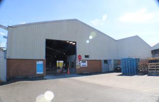 1660m2 Warehouse - Drive Through Ability
