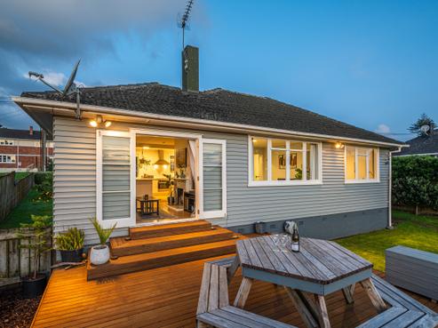 23 Coates Crescent, Panmure