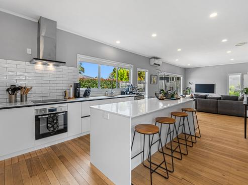 79 Hobsonville Road, West Harbour