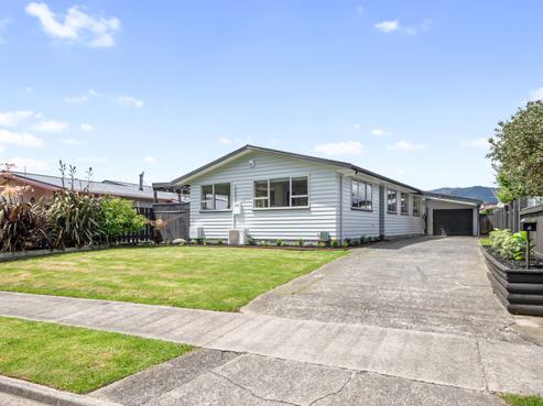 4 Harvard Grove, Totara Park