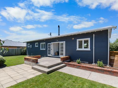 14 Russell Street, Darfield